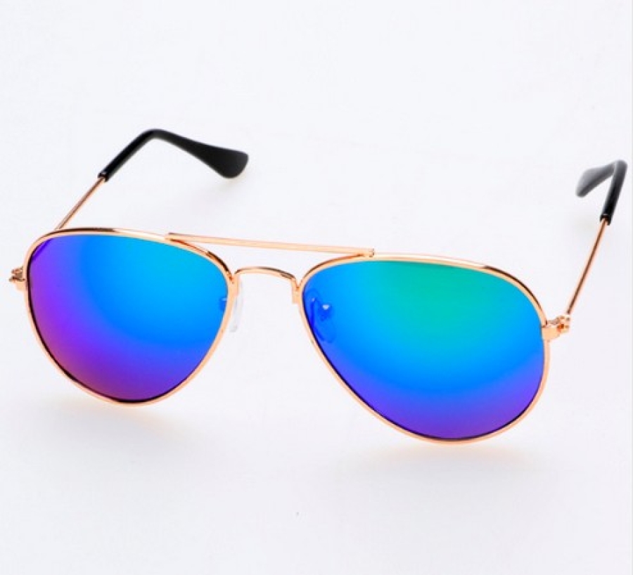 https://hidzo.nl/storage/cache/1760/f3f9387a3807b250efe05408843c35bf/Kinder%20zonnebril%20brons%20met%20blauwglazen.jpg