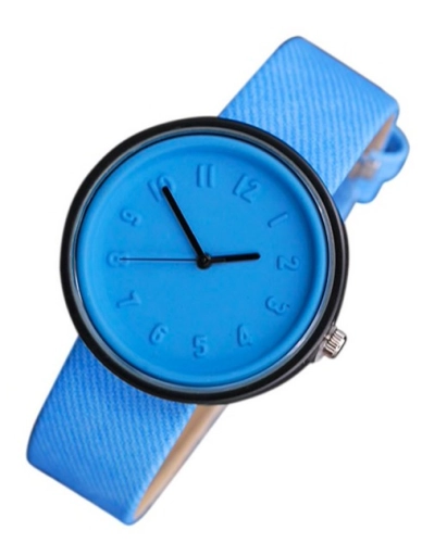 https://hidzo.nl/storage/cache/242/fe22489d9933531537aed91ebcf45f9a/Hidzo%20Horloge%20-%20ø%2037%20mm%20-%20Blauw%20-%20Kunststof.webp