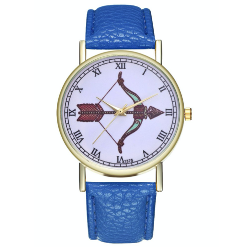 https://hidzo.nl/storage/cache/2883/77e4d8b34dbbcd340da333a3a79cd9a1/HIDZO-HORLOGE-PIJL-BLAUW-KUNSTLEER.png