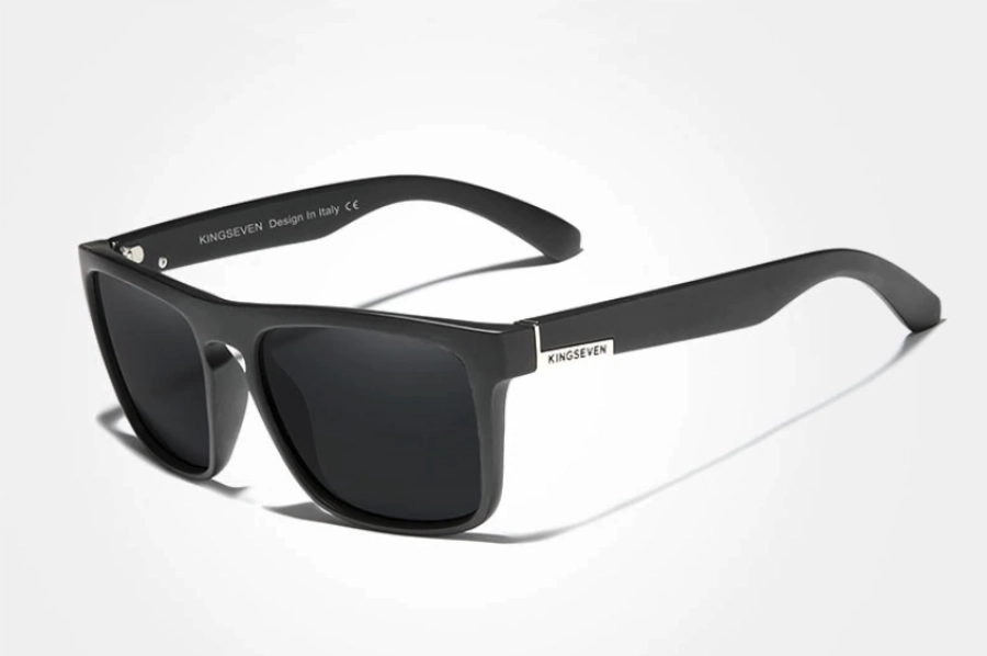 https://hidzo.nl/storage/cache/3097/e8509cb81f2c544667e83f720655827e/Kingseven-Wayfarer-Zonnebril-UV400-Gepolariseerd-Zwart-Blackstar-Z751.webp