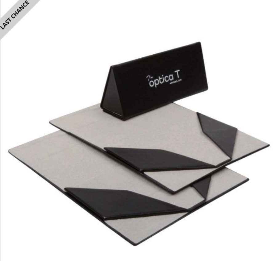 https://hidzo.nl/storage/cache/3228/83cebf63eda99f9909bbf100e2de3f90/Hidzo%20Brillenkoker%20-%20Opvouwbaar%20-%20Driehoek%20-%2016x7x5cm%20-%20Zwart%206.webp