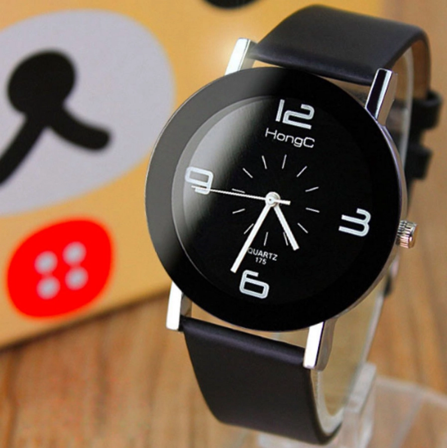 https://hidzo.nl/storage/cache/430/7d1557b876c671304bd3e84764f4a6a5/HongC-Horloge---Zwart-Zwart.webp