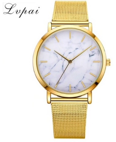 https://hidzo.nl/storage/cache/495/0e02e97c731bf8338305176d28f2ae6c/LVPAI%20Horloge%20H...%20-%20Goud.webp